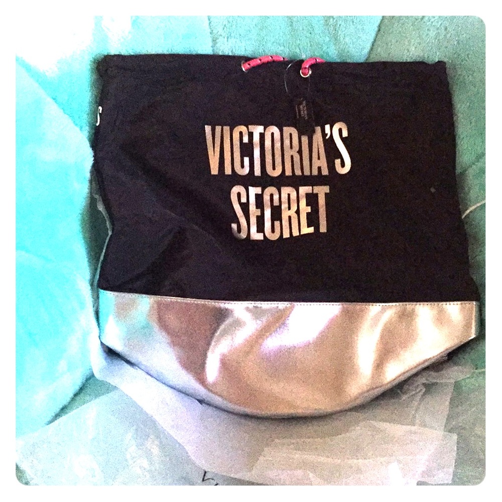 Victoria’s Secret tote NWT 🎒